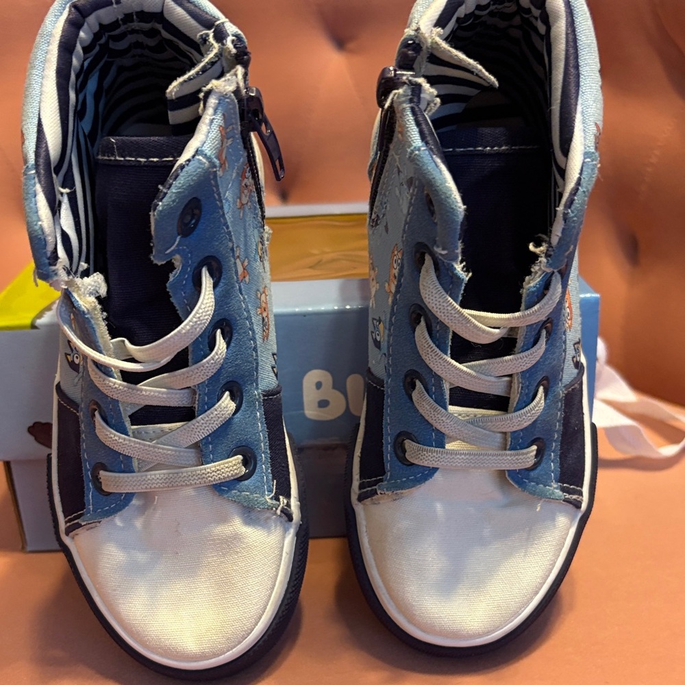 Lucy Kids High-Top Sneakers - Blue and White - Picture 5 of 5